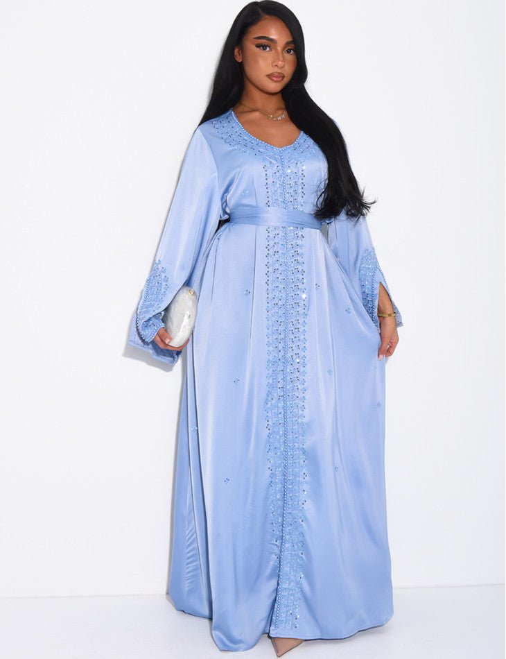 ABAYA À BORDURES PERLÉES BLEU CIEL